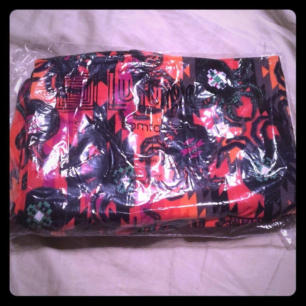 Lularoe tarantula leggings